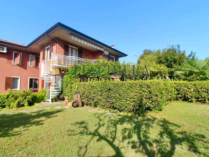 Appartamento trilocale in vendita in Via Piemonte, Centro, Peschiera del Garda