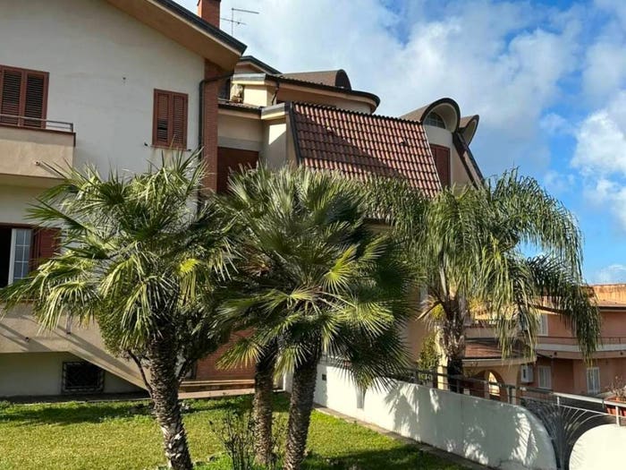 Casa con 6 locali in vendita in Via Ugo Foscolo, Gioia Tauro