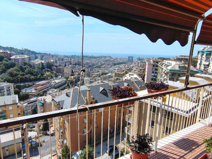 Appartamento quadrilocale in vendita in Via Aurelio Robino, Marassi, Genova