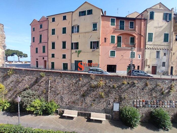 Appartamento bilocale in vendita in Porto Maurizio, Imperia
