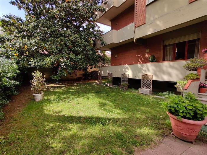 Appartamento con 5 locali in vendita in Via Adelina Zini, Marina di Massa Centro, Massa
