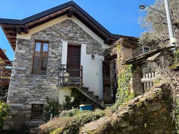 Casa bilocale in vendita in Via Per Novaglio, Camogno, Oggebbio