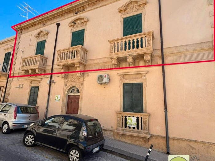Appartamento con 6 locali in vendita in Via Aurelio Saffi, Centro, Noto
