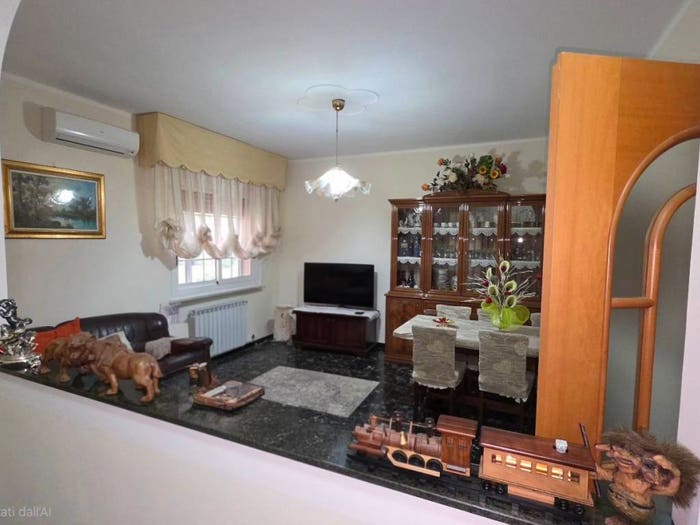 Appartamento quadrilocale in vendita in Viale Marzo, Centro, Albenga
