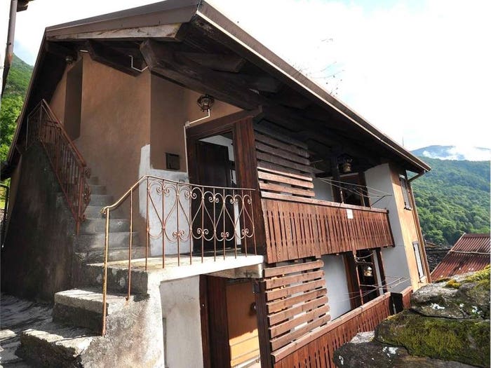 Casa con 6 locali in vendita in Località Vigino, CalascaCastiglione