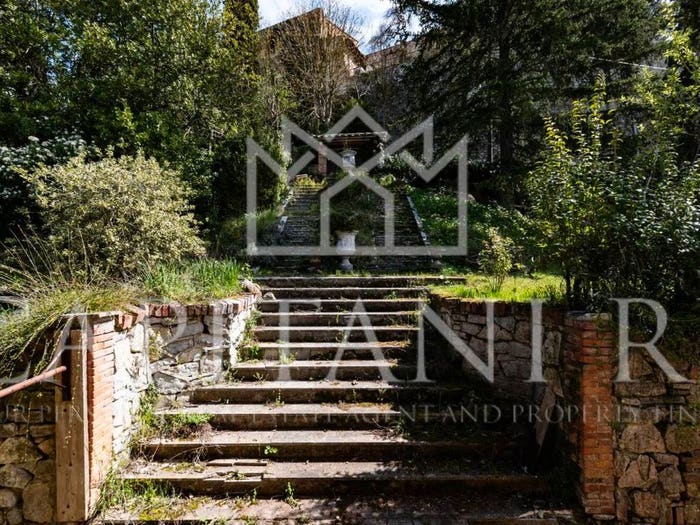 Casa con 6 locali in vendita in Piazza Grande, Montepulciano