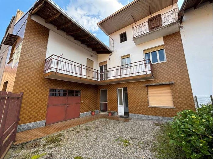 Casa con 6 locali in vendita in Via Cesare Battisti, Vaprio d'Agogna