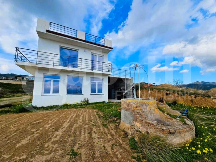 Casa con 6 locali in vendita in Strada Provinciale, Camaro Superiore, Messina
