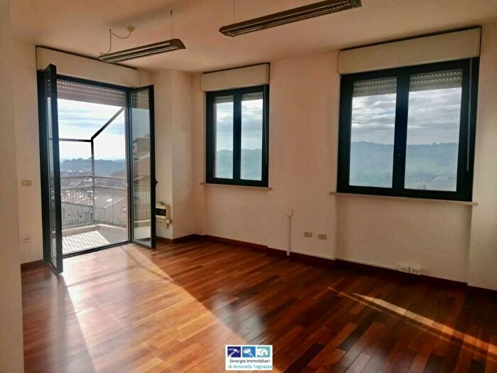 Appartamento trilocale in vendita in Via Tiraboschi SNC, Q, Ancona