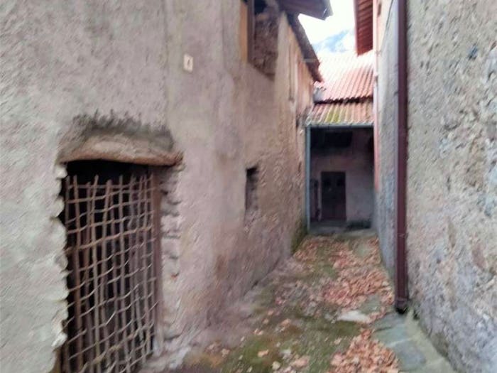 Appartamento trilocale in vendita in Via san bartolomeo, Vararo, Cittiglio