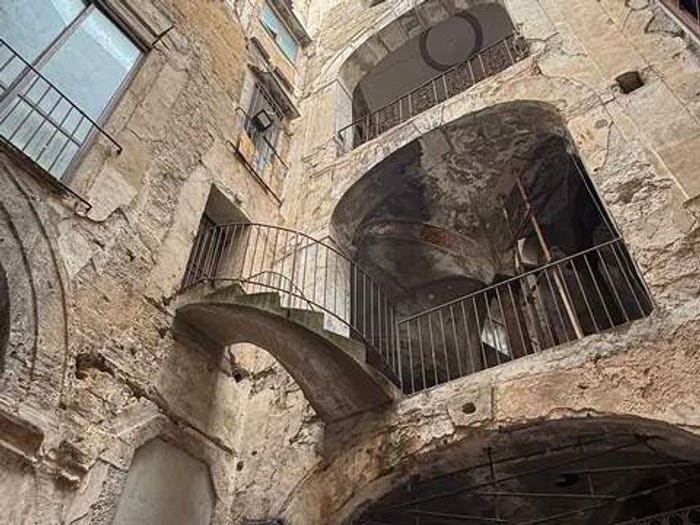 Appartamento con 6 locali in vendita in Via Garraffello, Castellammare, Palermo