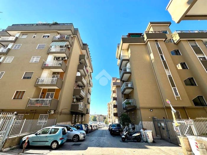 Appartamento trilocale in vendita in Via Nicola Romeo, Fuorigrotta, Napoli
