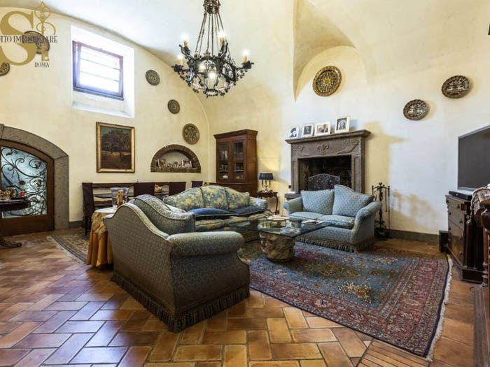 Casa con 6 locali in vendita in Via Tuscolana, Frascati
