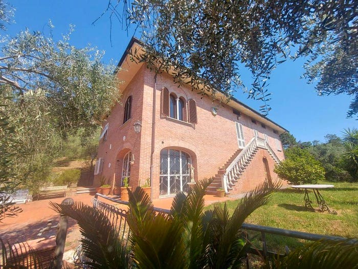 Casa con 6 locali in vendita in Via per Carignano, Sant'Alessio Carignano, Lucca
