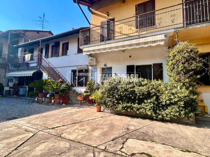 Appartamento trilocale in vendita in Piazza Baracca, Buscate
