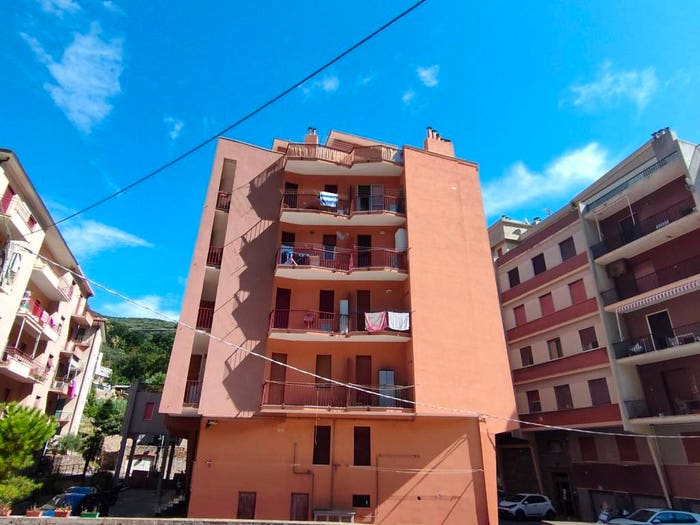 Appartamento quadrilocale in vendita in Via Monastero, Centro, Noli