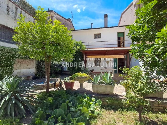 Casa con 6 locali in vendita in Semicentro, Cascina