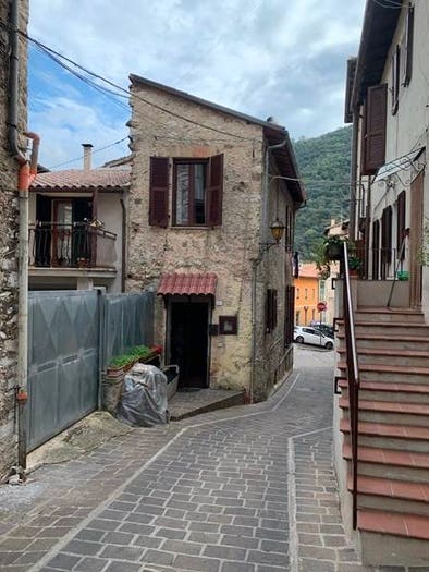 Casa trilocale in vendita in Via Tra le Case, Centro, Arrone