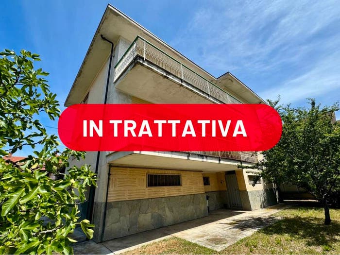Casa con 6 locali in vendita in Via del Santuario, Centro, Leinì