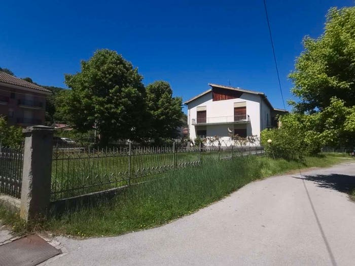 Casa con 6 locali in vendita in Bagnasco