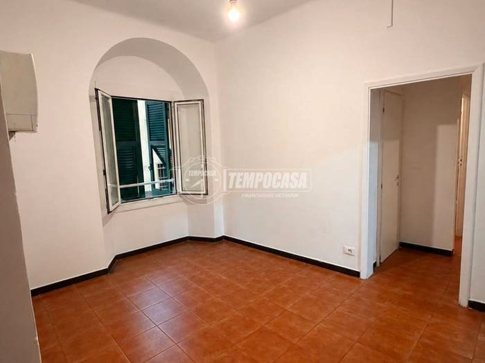 Appartamento quadrilocale in vendita in Piazza Antonio Ghiglione, Sampierdarena, Genova