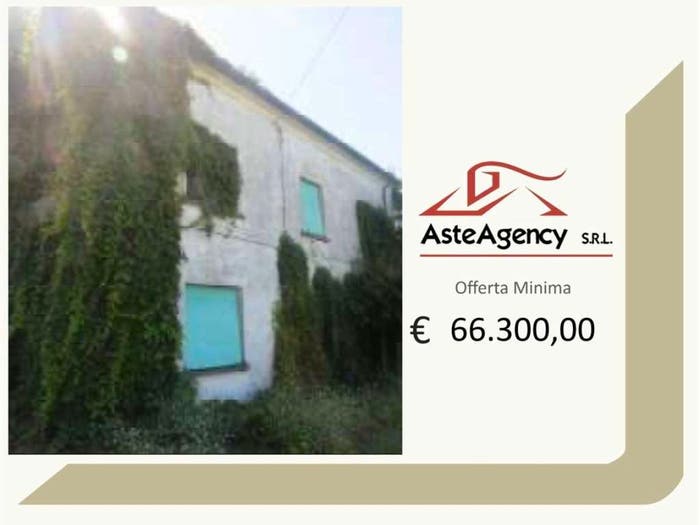 Appartamento con 6 locali in vendita in Via Gabbianella, Quistello