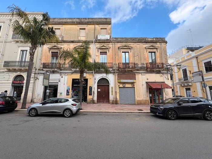 Appartamento quadrilocale in vendita in Corso Umberto I, Centro Storico, Brindisi