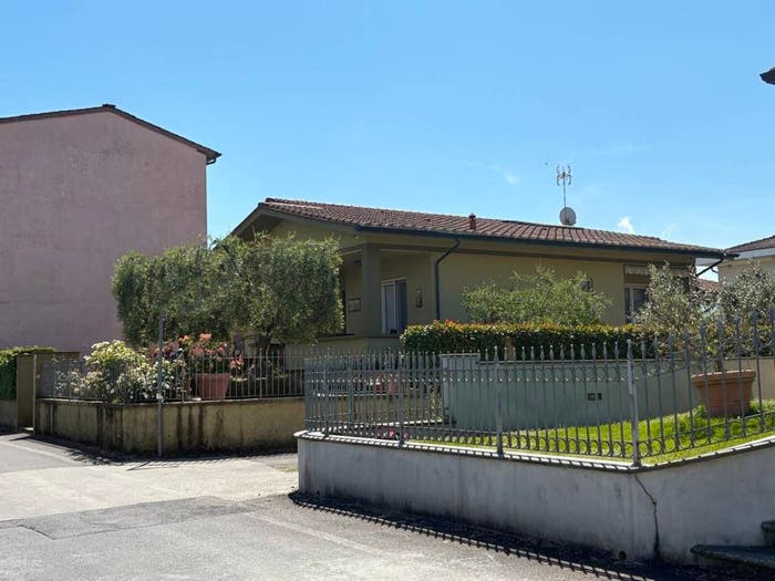 Casa con 6 locali in vendita in Via Sant'Angelo, Sant'Angelo, Lucca