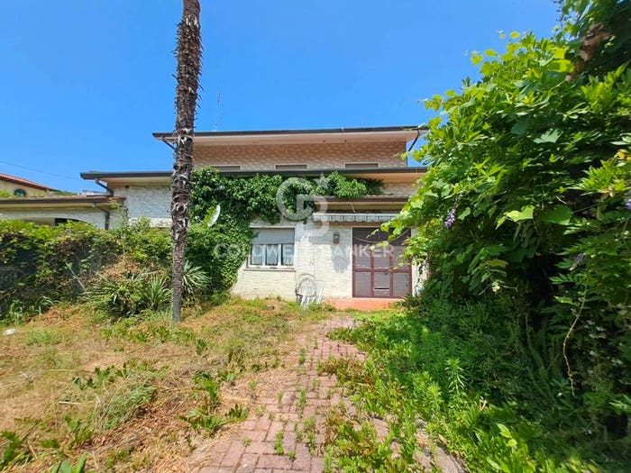 Casa trilocale in vendita in Via matteto civitali, Vittoria Apuana, Forte dei Marmi