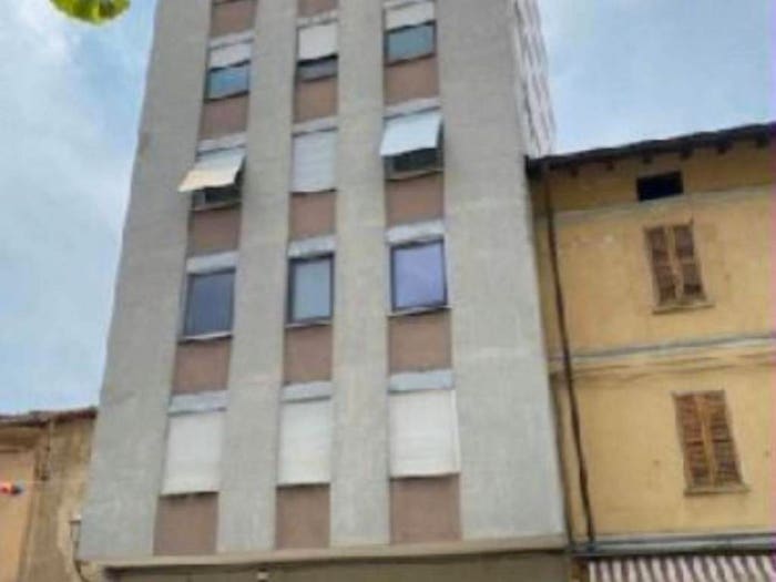 Appartamento quadrilocale in vendita in Piazza Giuseppe Garibaldi, Centro, Borgosesia
