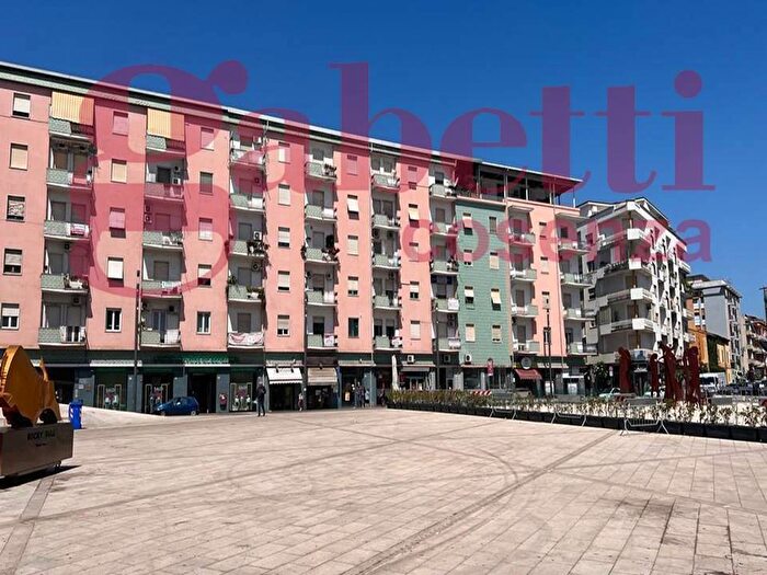 Appartamento con 5 locali in vendita in Pzza Bilotti, Centro, Cosenza