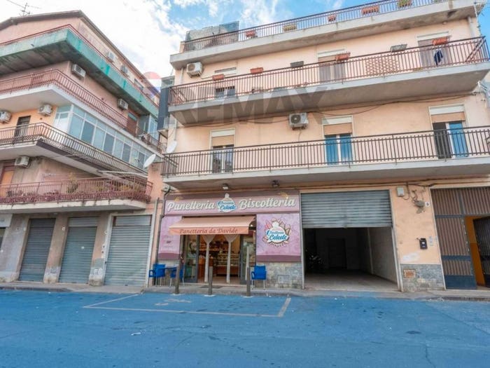 Appartamento con 6 locali in vendita in via torino, Centro, Misterbianco