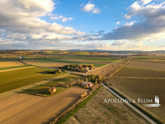 Casa con 6 locali in vendita in Montepulciano