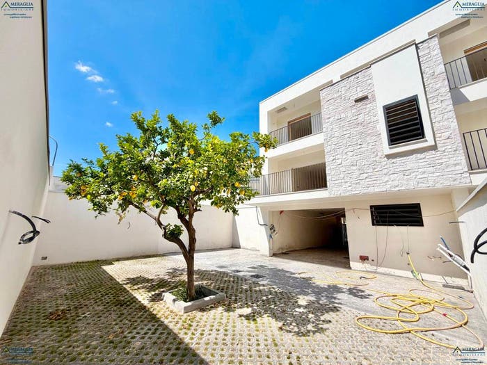 Casa con 5 locali in vendita in Via della Repubblica, Parete