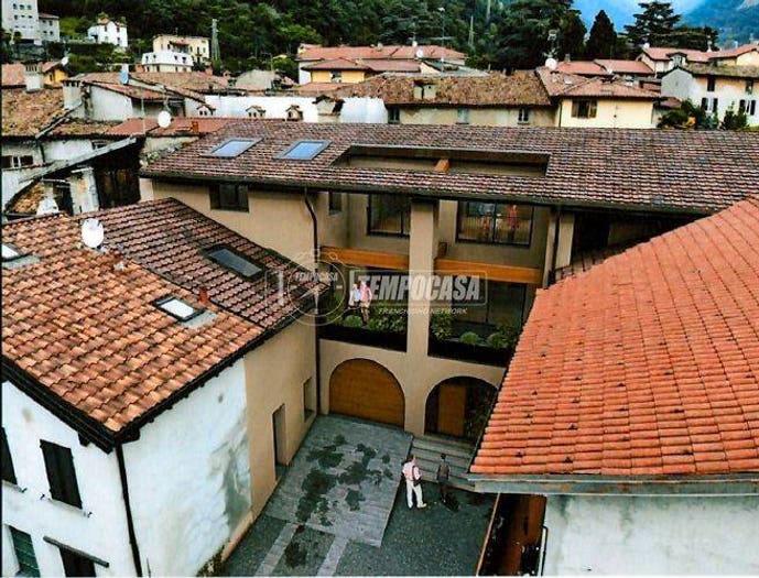 Casa con 6 locali in vendita in Via Monte Grappa, Centro, Ponte Lambro