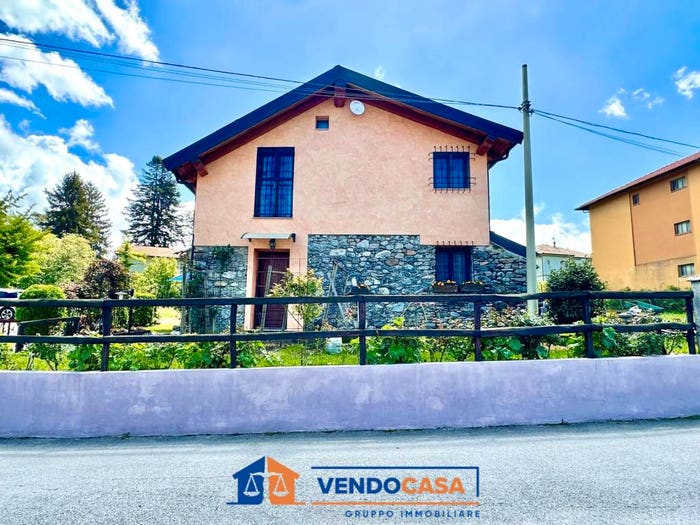 Casa con 5 locali in vendita in Via Cesare Battisti, Bardineto
