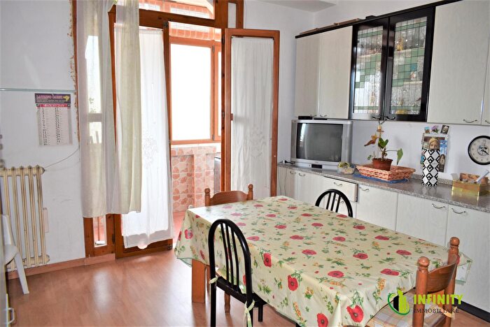 Appartamento quadrilocale in vendita in Lungomare Luigi Strada, Ginosa