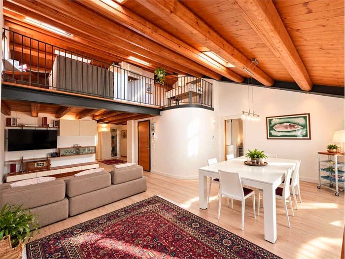 Casa con 6 locali in vendita in Mirano Paese, Mirano