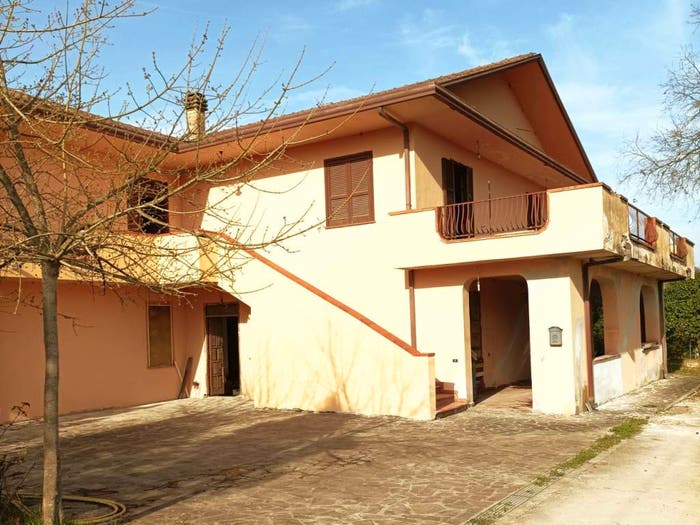 Casa con 6 locali in vendita in Via Campolungo, Ceprano