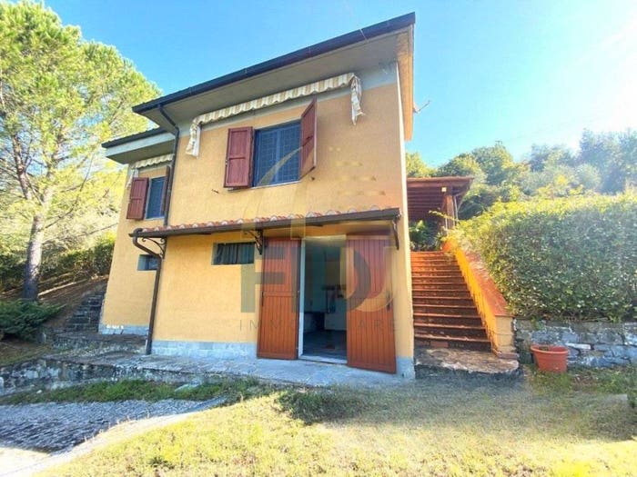 Casa con 6 locali in vendita in Frazione Frascole, Dicomano