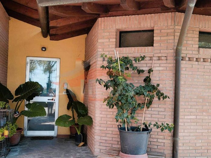 Appartamento con 6 locali in vendita in VIA LODIGIANA, Argenta