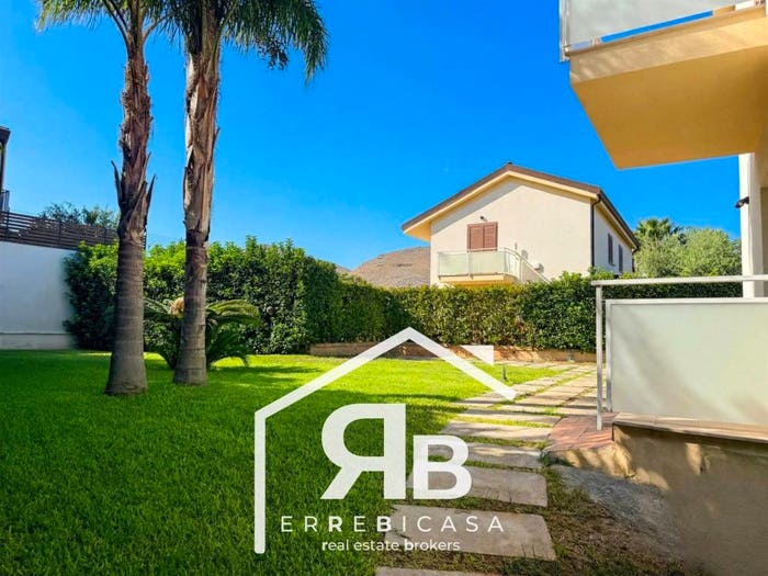 Casa con 5 locali in vendita in Via Dedalo, Mondello Valdesi, Palermo