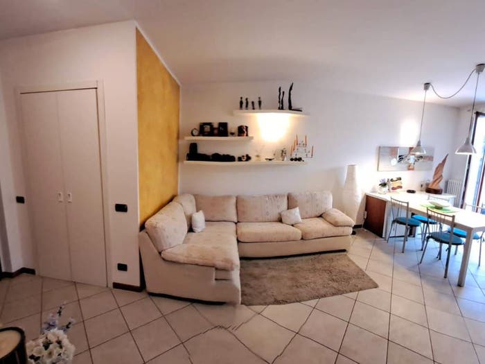 Appartamento trilocale in vendita in Via California, Semicentro, Cantù