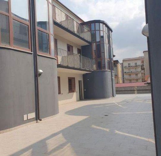 Casa con 5 locali in vendita in Via Raimondo Pettini, Centro, Barcellona Pozzo di Gotto