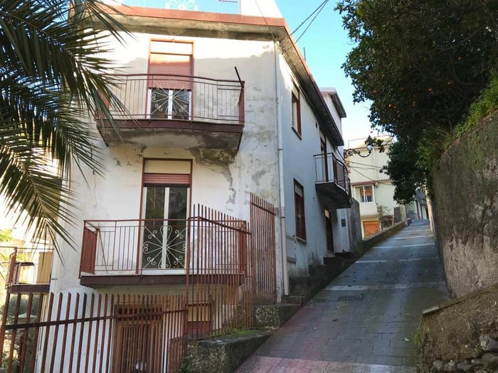 Casa con 6 locali in vendita in Via Umberto I, Centro, Itala