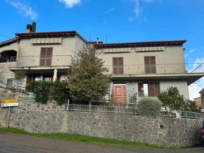 Appartamento con 6 locali in vendita in Via Marte, Orvieto