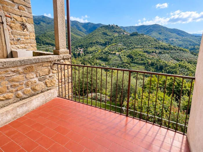 Appartamento bilocale in vendita in Via Poggio di Loro, Loro Ciuffenna