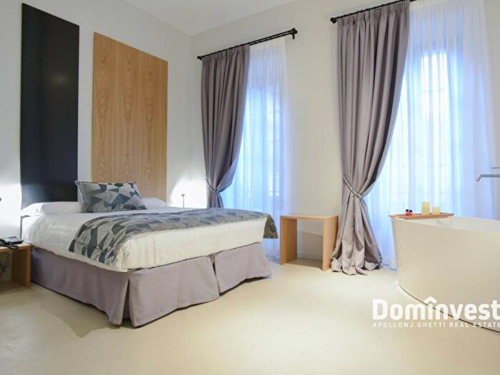Casa con 6 locali in vendita in Piazza Augusto Imperatore, Montecitorio, Roma
