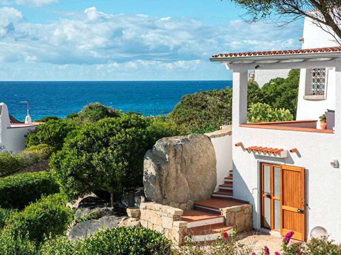 Casa con 5 locali in vendita in Via Orsa Maggiore, Santa Reparata, Santa Teresa Gallura
