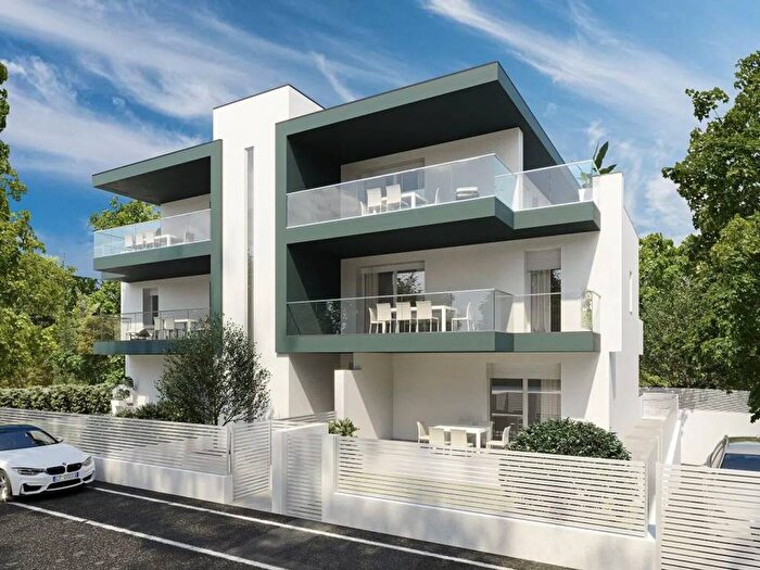 Appartamento quadrilocale in vendita in Via Madonna Di Loreto SNC, Pantano, Pesaro